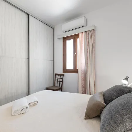 Naxian White House In Glinado Apartment *
