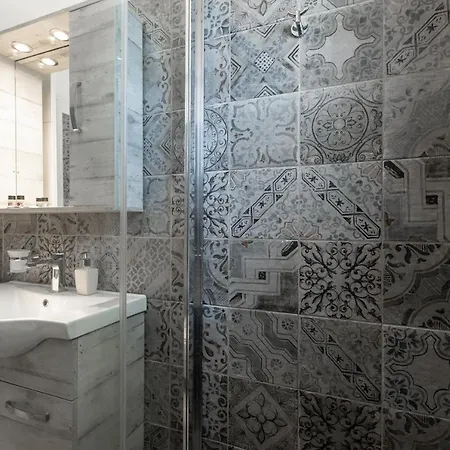 Naxian White House In Glinado Apartment *