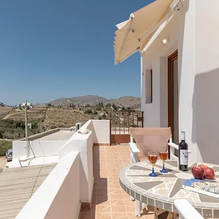 Апартаменты Naxian White House In Glinado